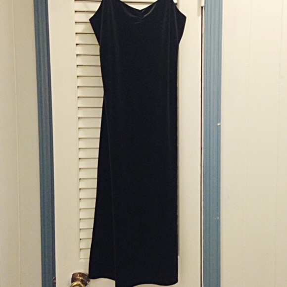 Elegant Black/Green Midi Dress - Picture 3 of 4